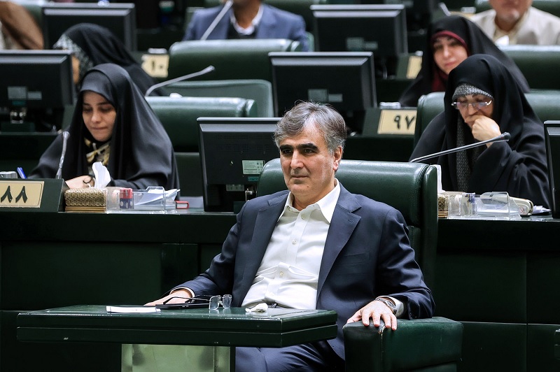 فرزین: بانک‌ها تا پایان برنامه هفتم تخصصی‌سازی می‌شوند